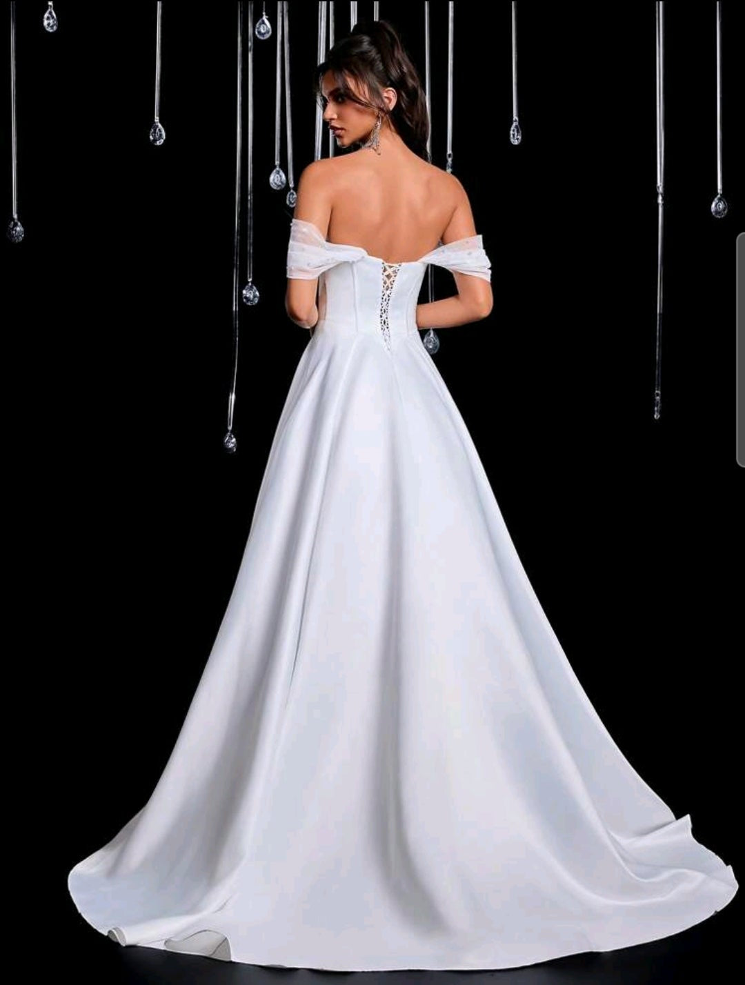 Vestido de Novia – Estructura y Brillo Etéreo