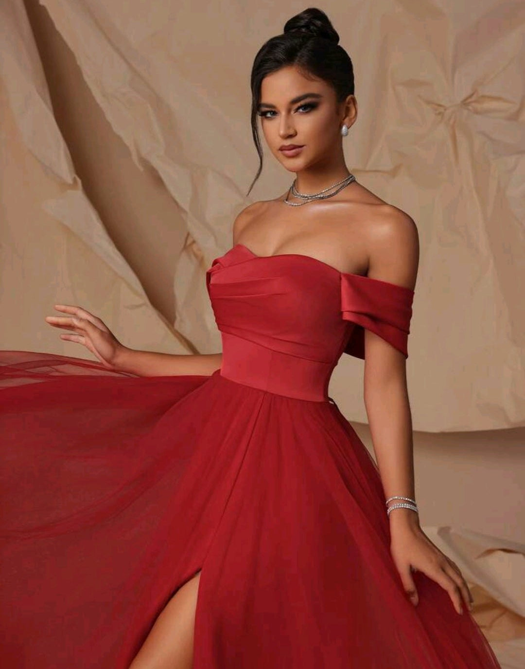 Vestido rojo manca caída corte A falta tul
