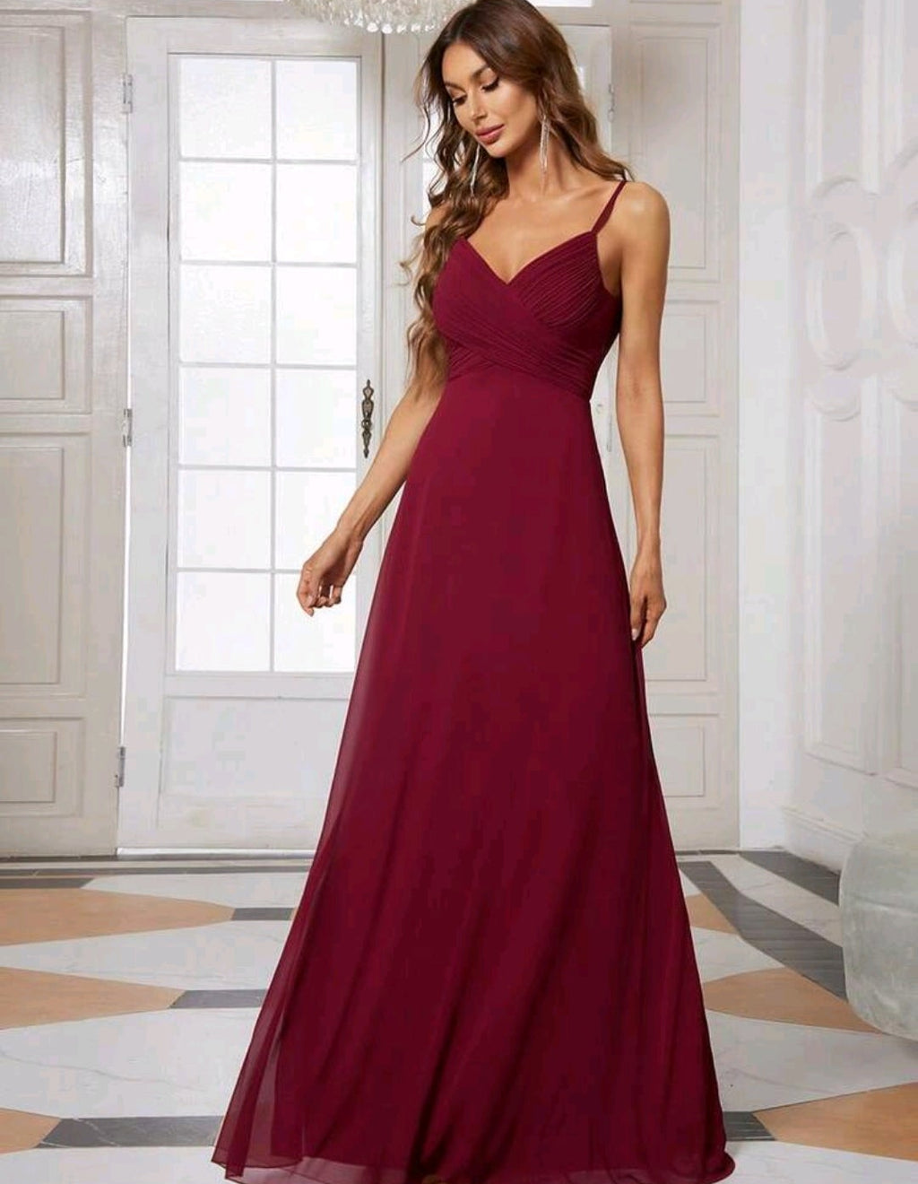 Vestido vino tirante delgado corte A con escote en V