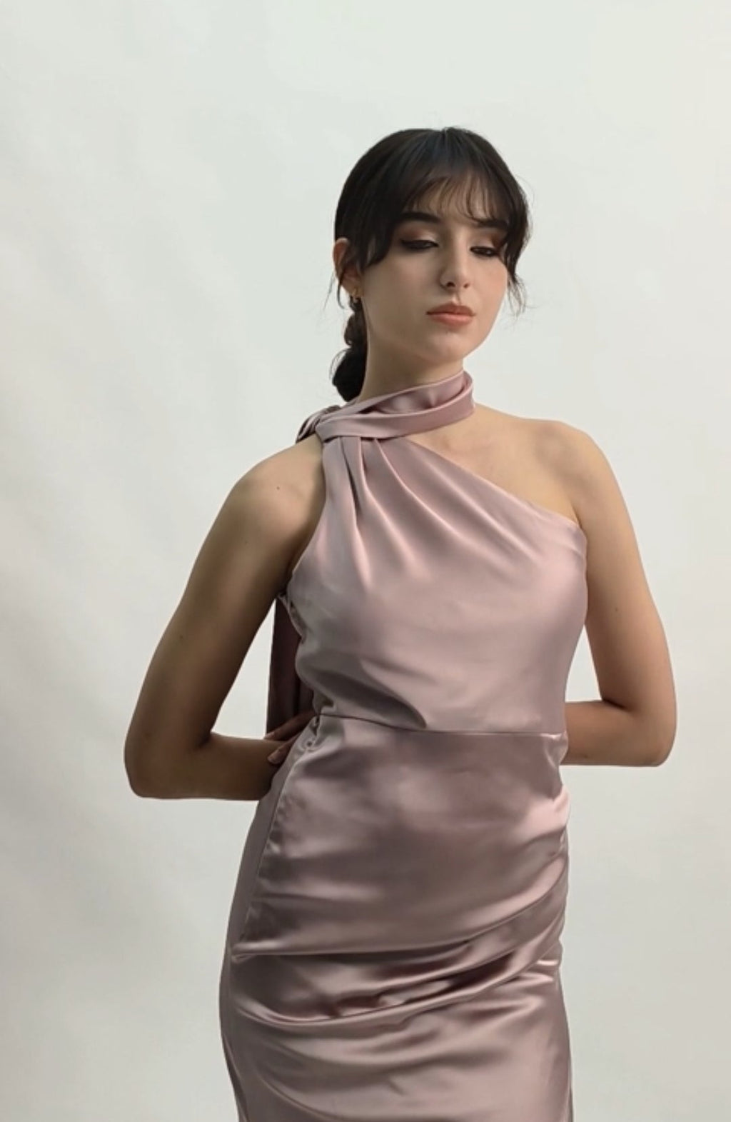 Vestido rosa viejo satinado