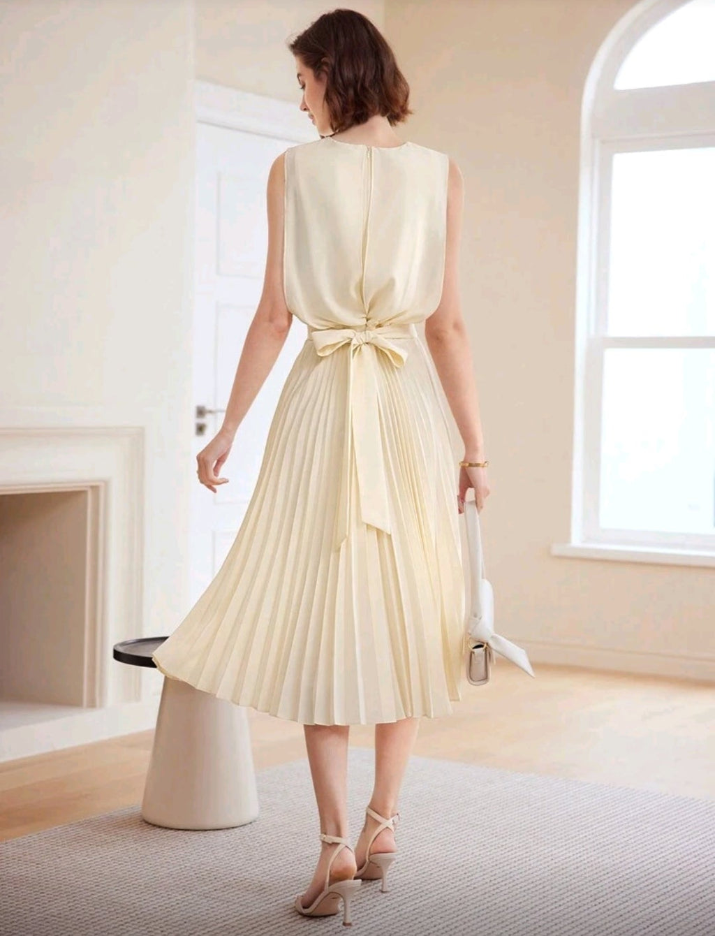Vestido beige formal plisado