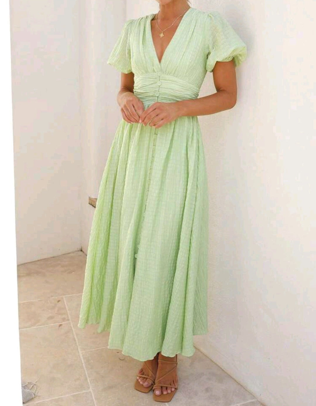 Vestido verde sage manga corta