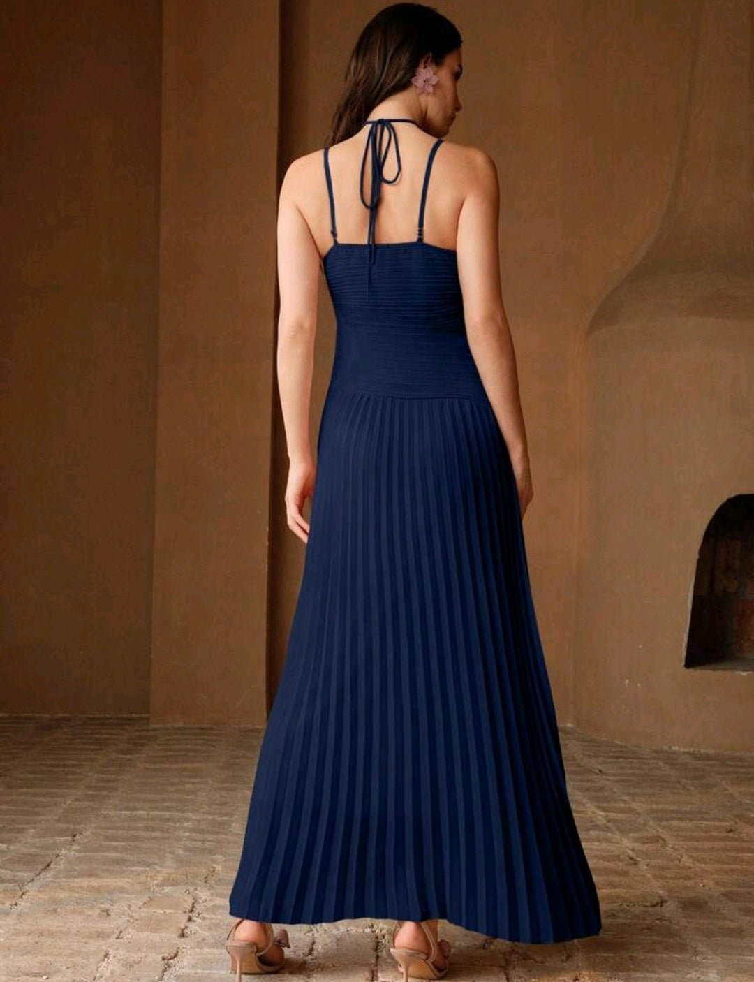 Vestido azul marino corte asimétrico