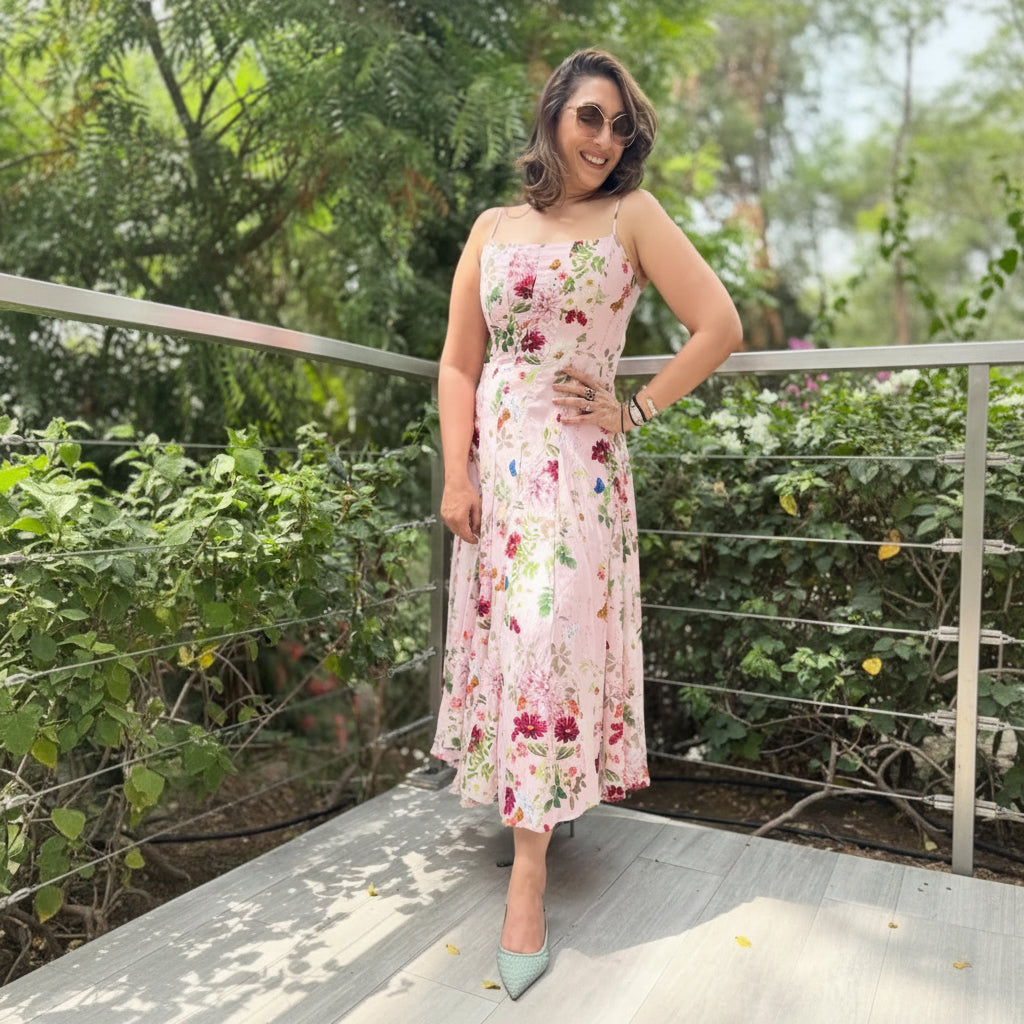 Vestido rosa con estampado floral formal midi