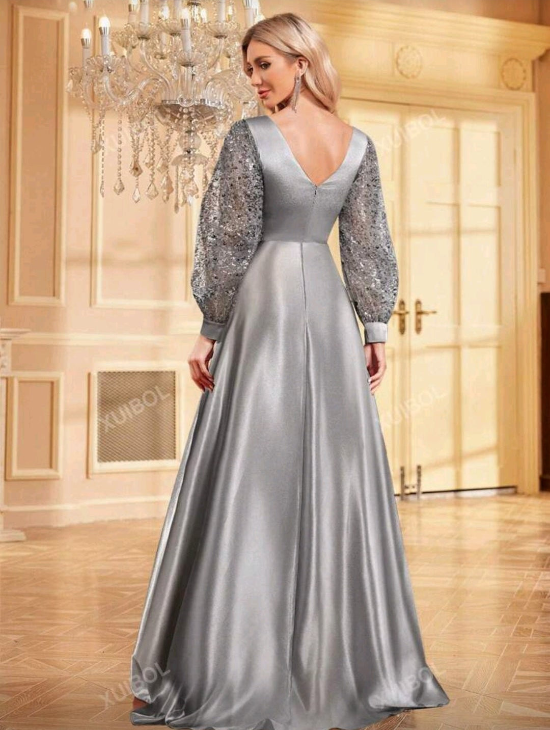 Vestido plateado satinado manga larga de lentejuelas