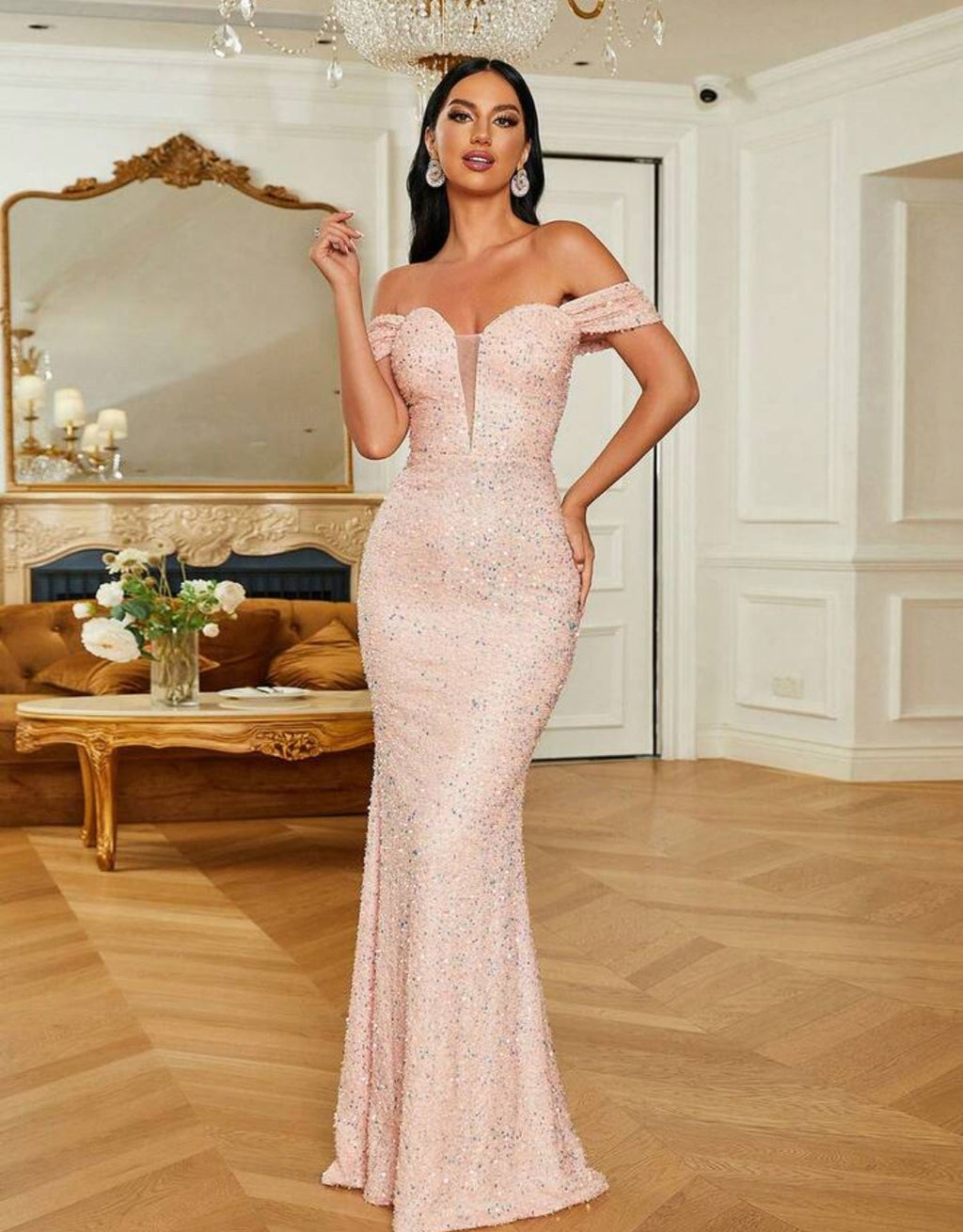 Vestido rosa nude con lentejuelas tornasol corte sirena