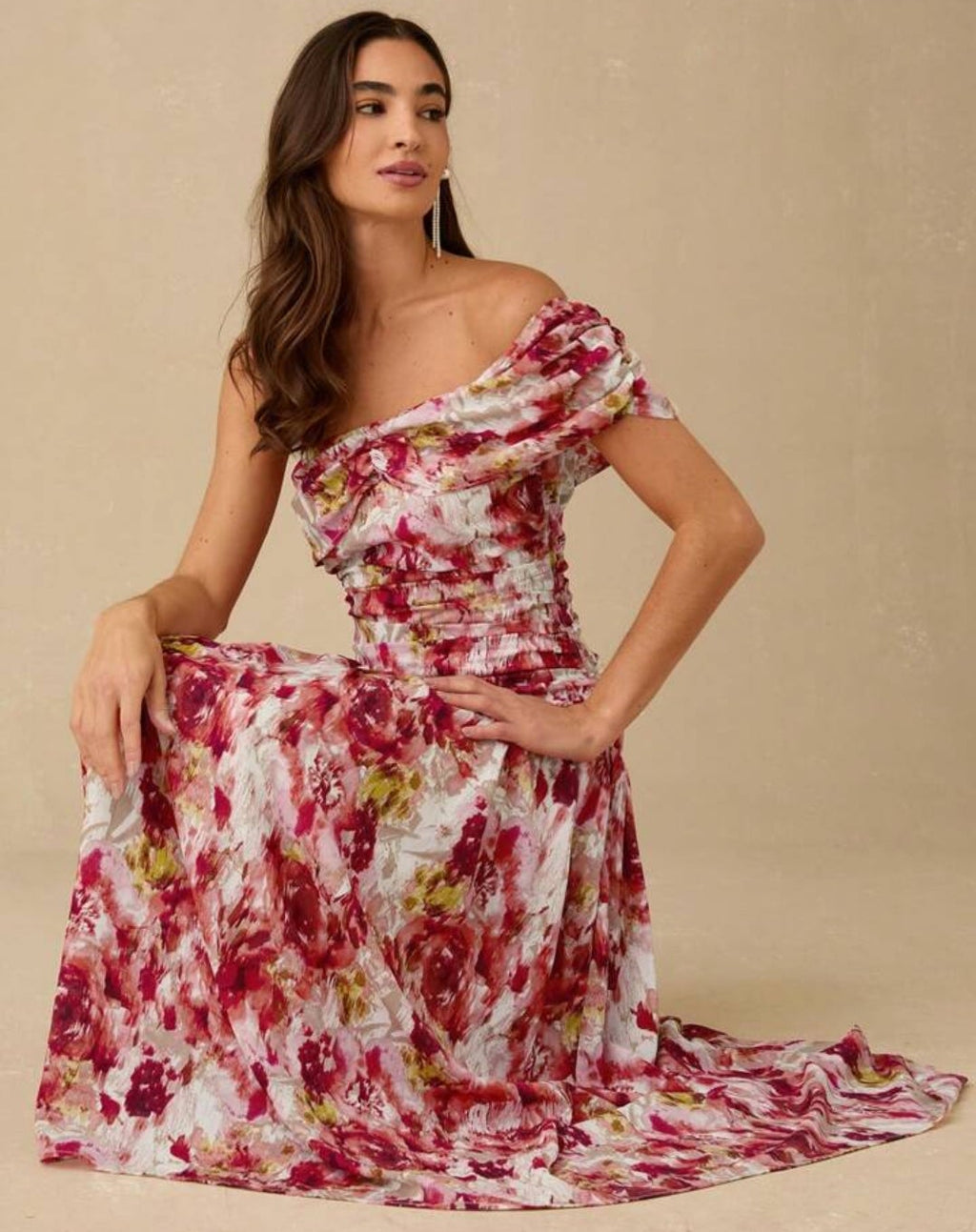 Vestido con estampado floral una manga