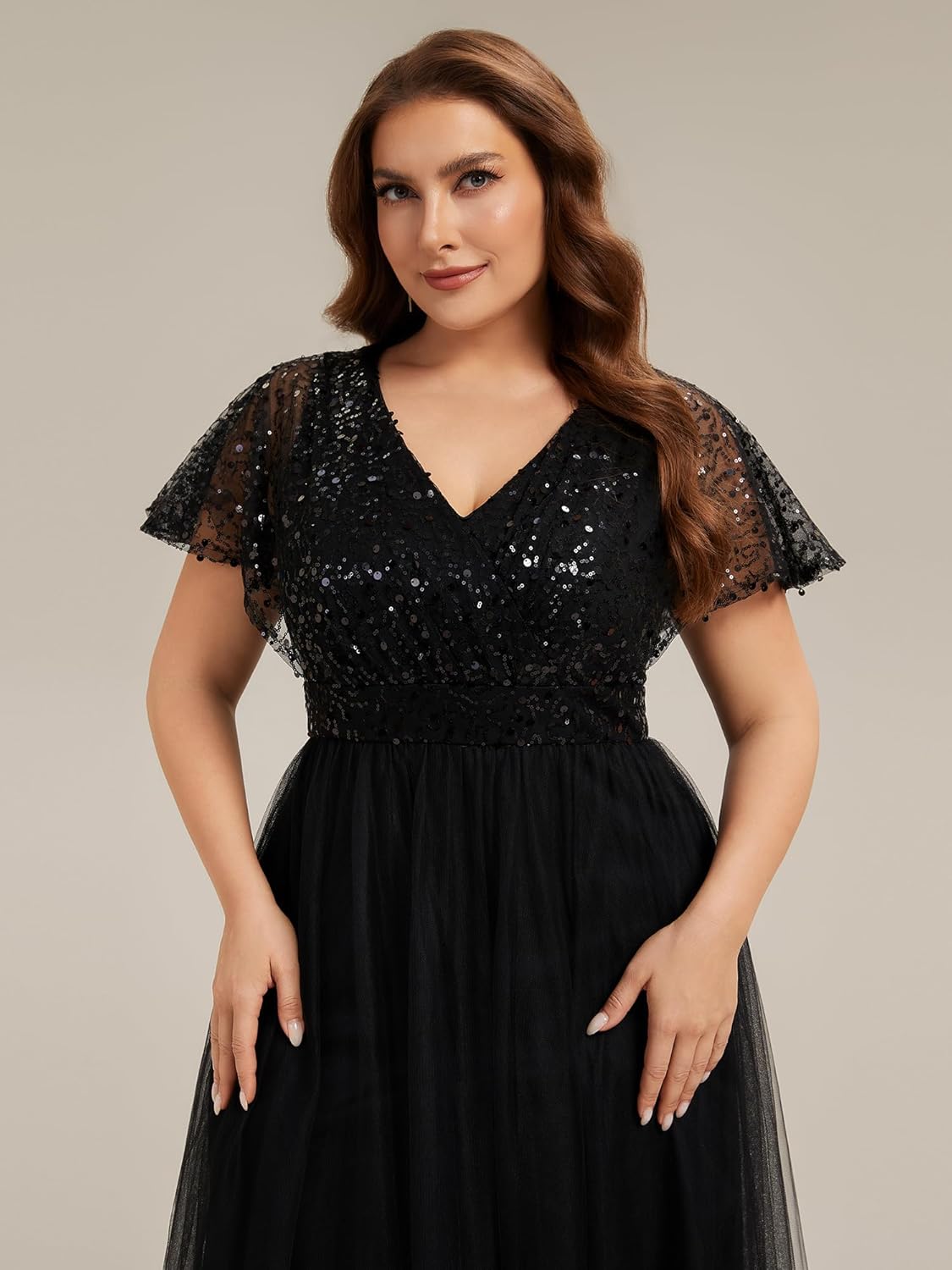 Vestido negro lentejuelas y falda tul