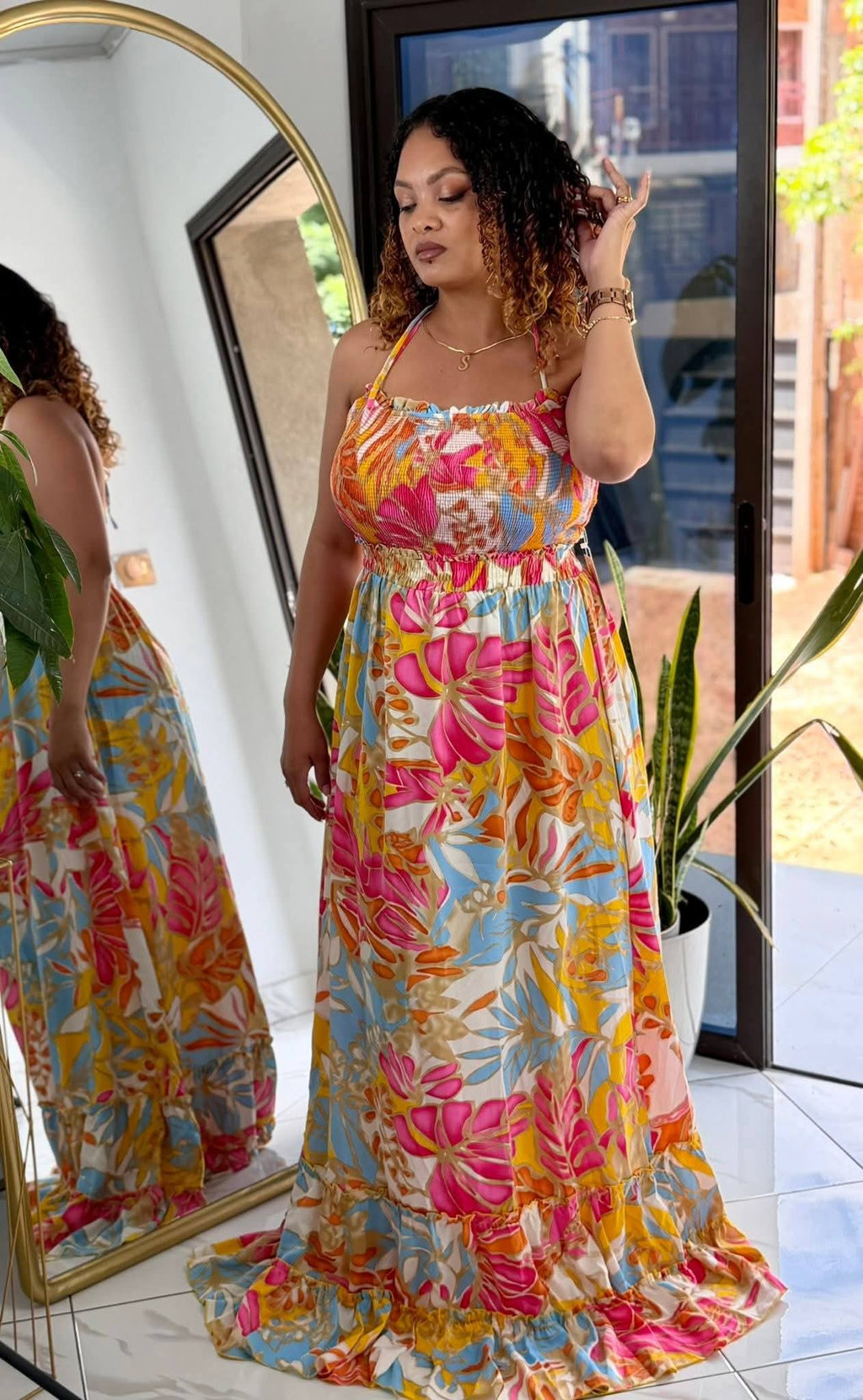 Vestido con estampado y espalda abierta