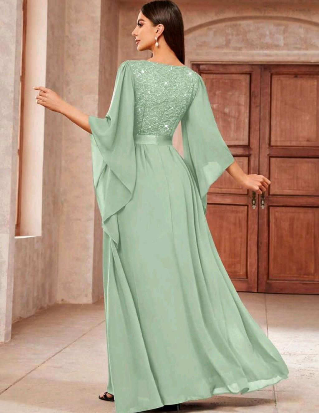 Vestido verde sage de encaje lentejuelas y falda chiffon