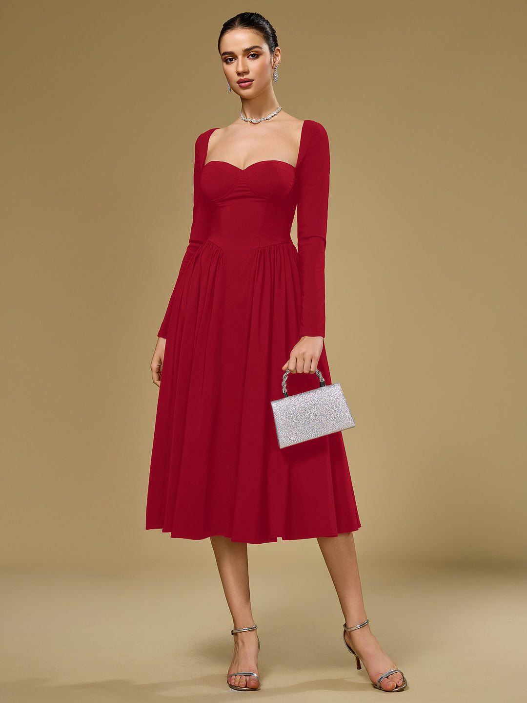 Vestido rojo manga larga con escote corazón