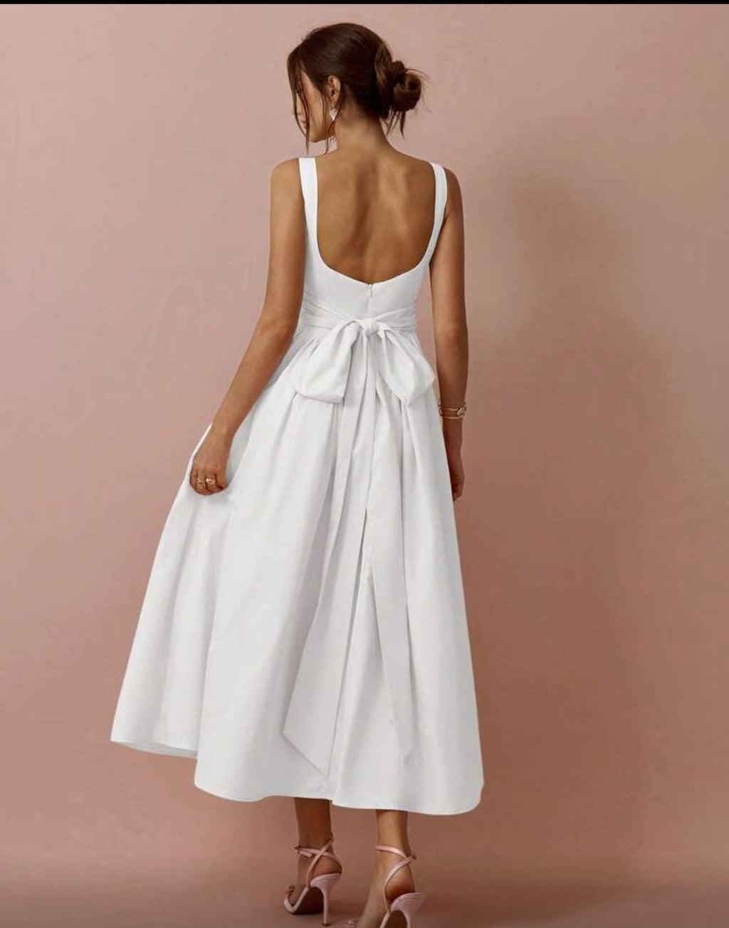 Vestido blanco escote recto corte A con tul