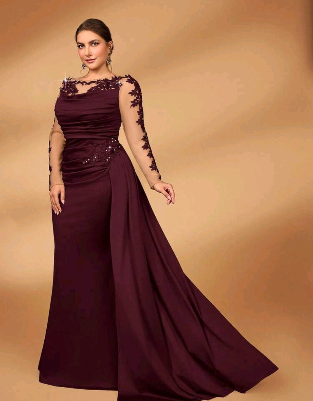 Vestido vino manga larga con transparencia pegado al cuerpo