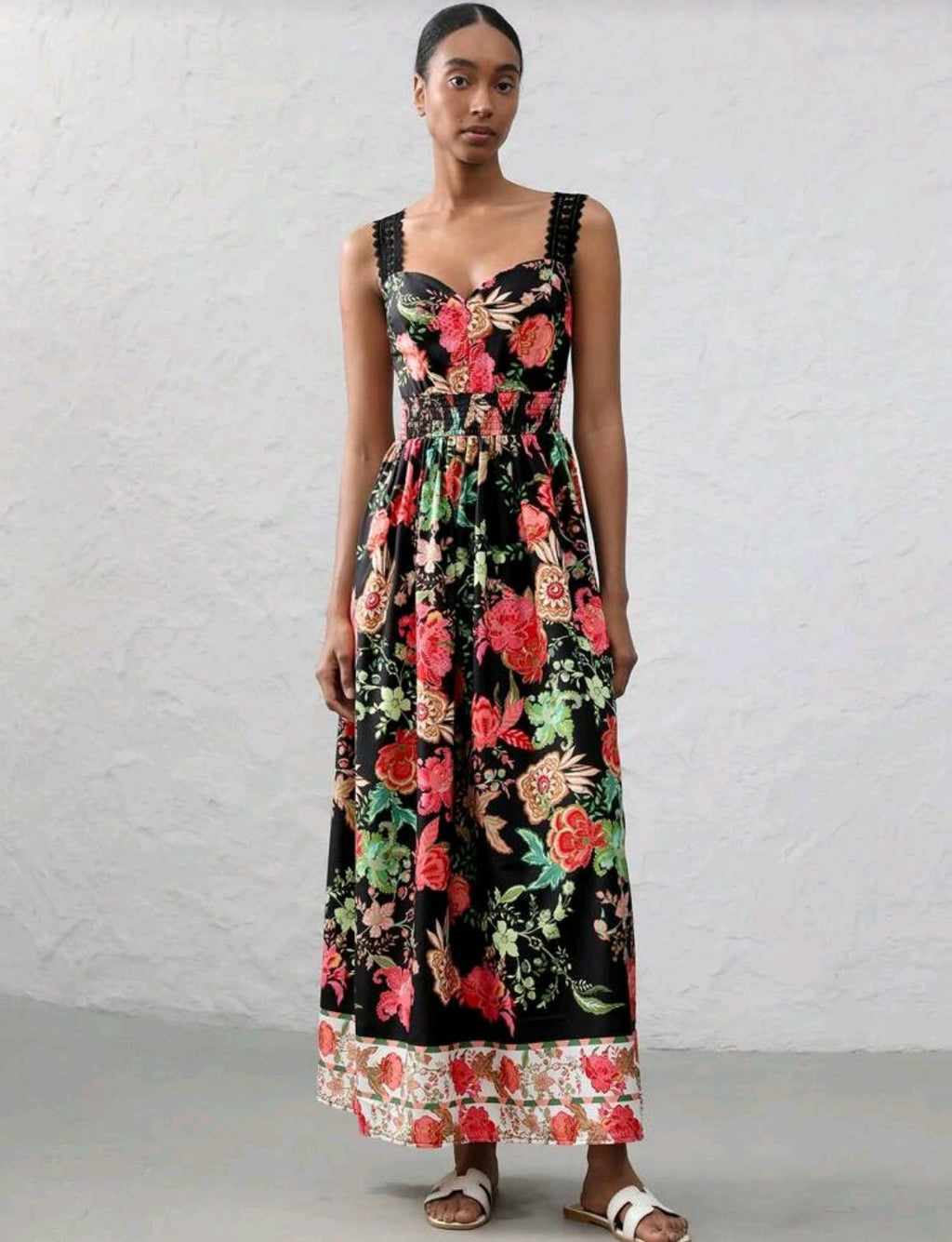 Vestido casual negro floral