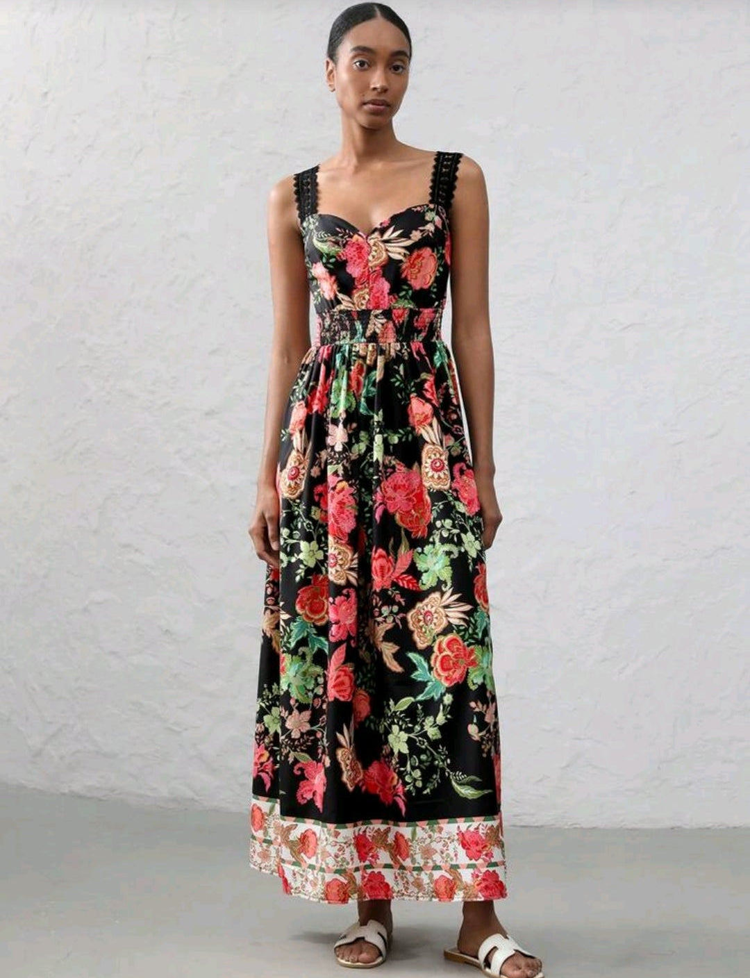 Vestido casual negro floral