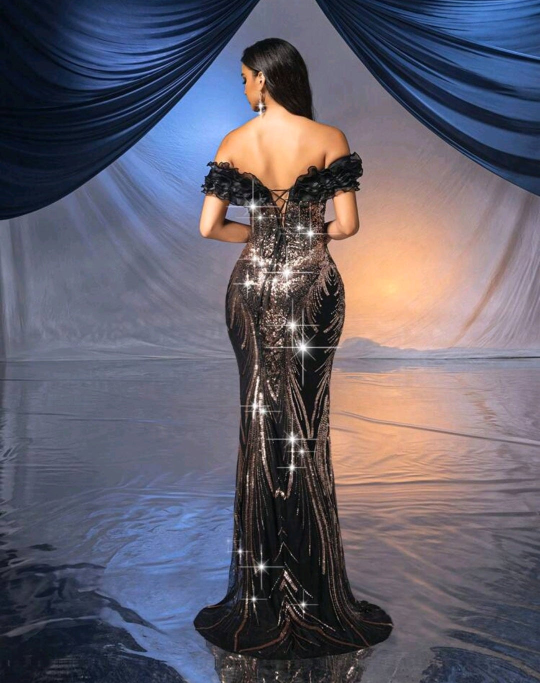 Vestido lentejuelas negro y dorado corte sirena