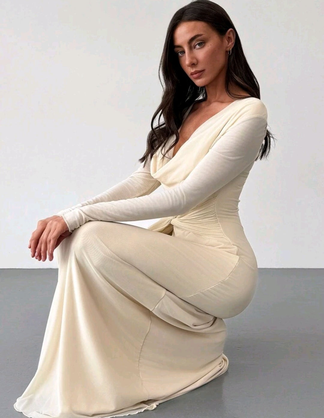 Vestido Ivory manga larga pegado al cuerpo