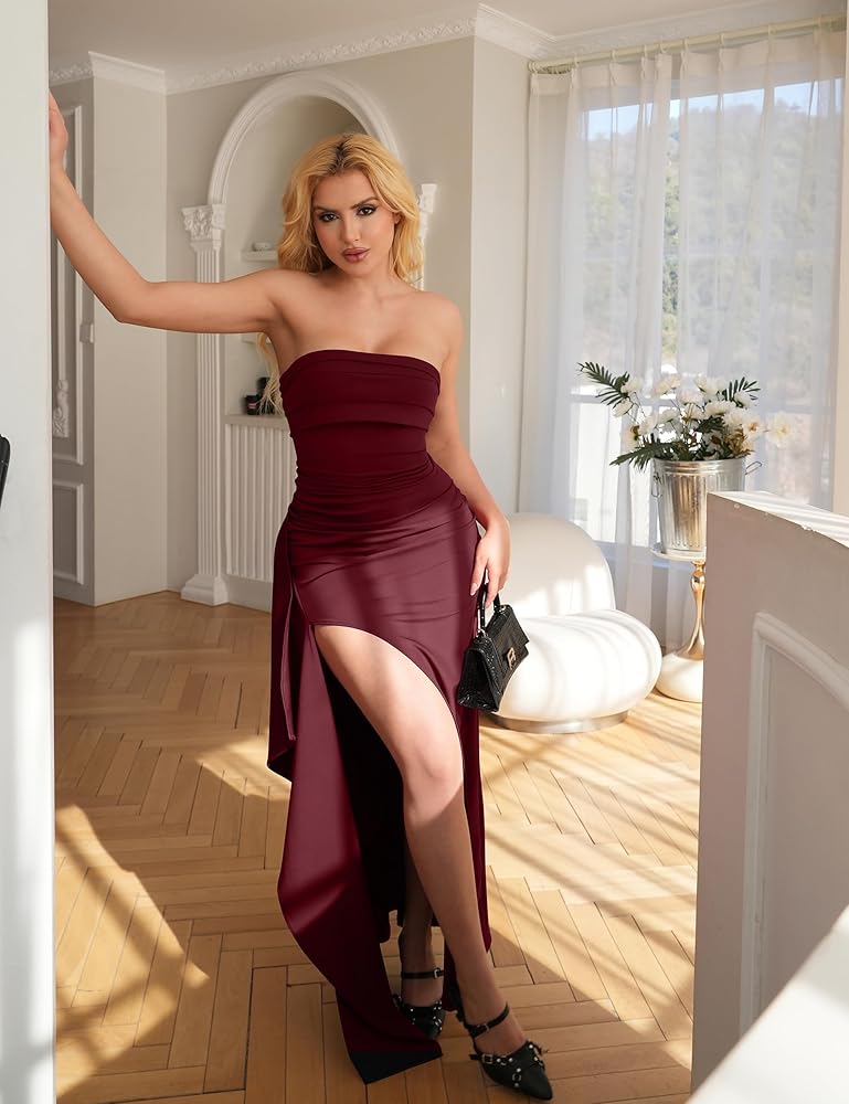 Vestido straple con abertura lateral