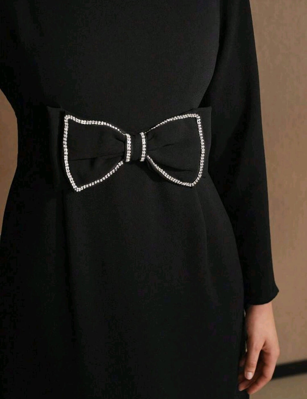 Vestido negro formal midi manga larga