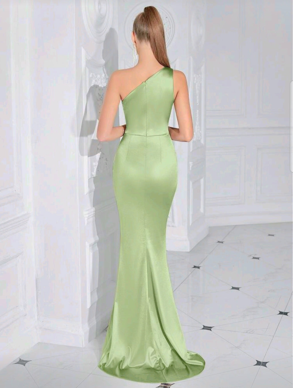 Vestido verde sage satinado